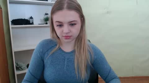 juliacrazy_ online show from February 8, 6:22 am