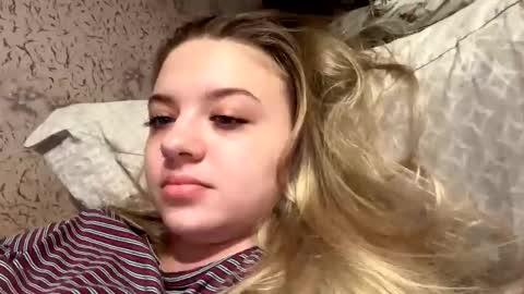 juliacrazy_ online show from February 11, 4:46 pm