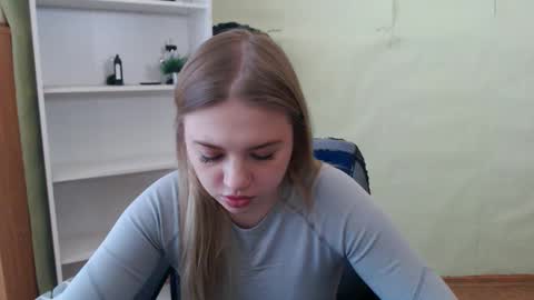 juliacrazy_ online show from February 18, 9:21 am