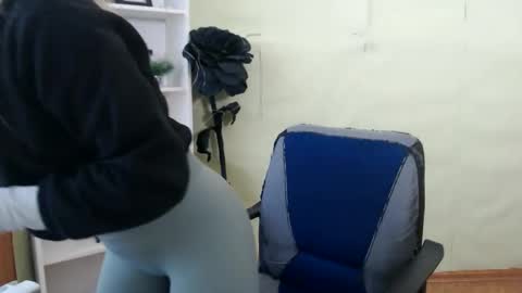 juliacrazy_ online show from February 19, 6:22 am