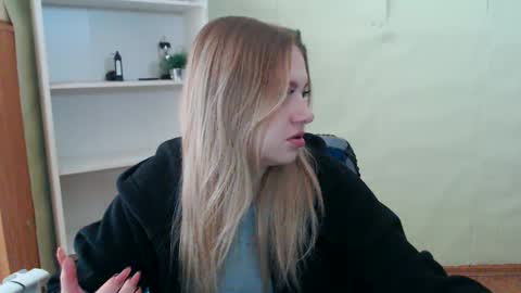 juliacrazy_ online show from February 21, 6:40 am