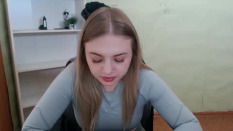 juliacrazy_ online show from March 11, 6:00 am