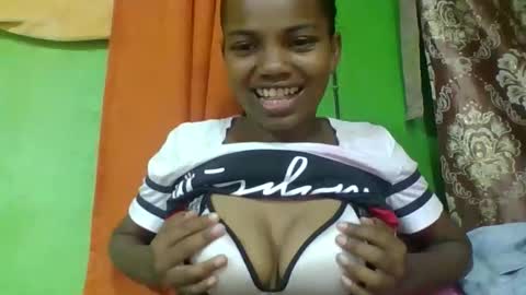 juliah02 online show from April 2, 10:13 am