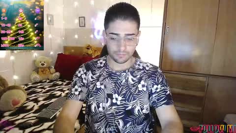 Julian online show from December 5, 1:47 am