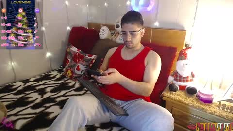 Julian online show from December 11, 6:52 pm