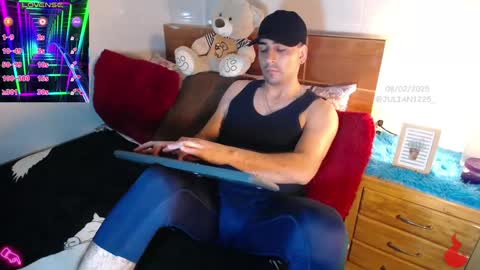 Julian online show from February 8, 5:50 pm