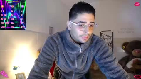 Julian online show from March 4, 1:34 am