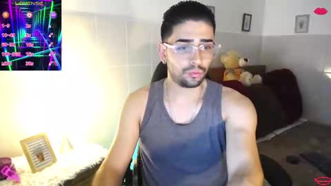 Julian online show from March 11, 2:32 am