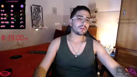 Julian online show from November 5, 1:38 am