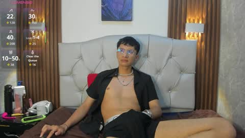 Julian Fox online show from May 27, 9:01 pm