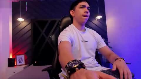 JULIAN  online show from January 13, 11:15 am