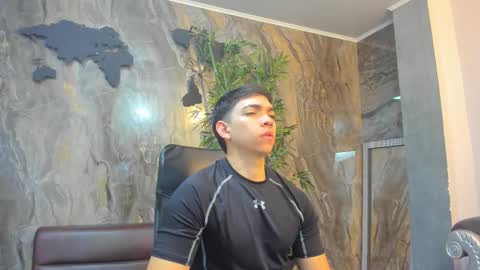 Snapshot of julian_mercier chatting on February 17, 11:18 am JULIAN online show from February 17, 11:18 am