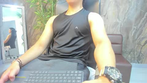 Snapshot of julian_mercier chatting on February 20, 11:22 am JULIAN online show from February 20, 11:22 am