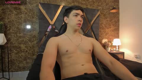 Snapshot of julian_mercier chatting on February 28, 11:55 am JULIAN online show from February 28, 11:55 am