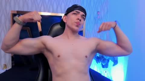 Snapshot of julian_mercier chatting on April 2, 11:13 pm JULIAN online show from April 2, 11:13 pm