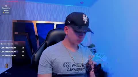 Snapshot of julian_mercier chatting on April 4, 11:13 pm JULIAN online show from April 4, 11:13 pm