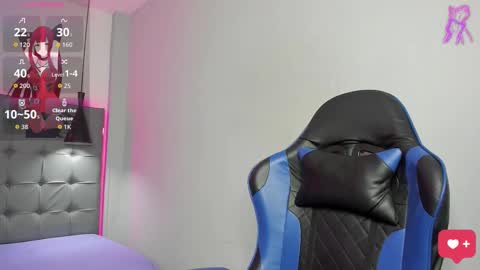 julian_smith21 online show from March 24, 2:22 pm