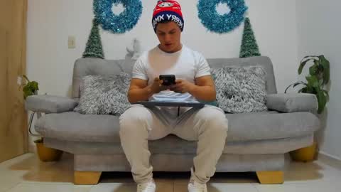 julian_wallace online show from December 24, 10:39 pm