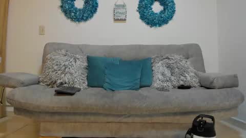 julian_wallace online show from January 14, 12:43 am