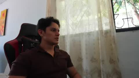 Snapshot of julian_wallace1 chatting on June 20, 6:44 pm julian_wallace1 online show from June 20, 6:44 pm