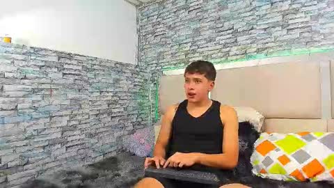 Snapshot of julian_wolf18 chatting on September 20, 1:12 pm julian online show from September 20, 1:12 pm