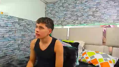 Snapshot of julian_wolf18 chatting on September 22, 1:24 pm julian online show from September 22, 1:24 pm