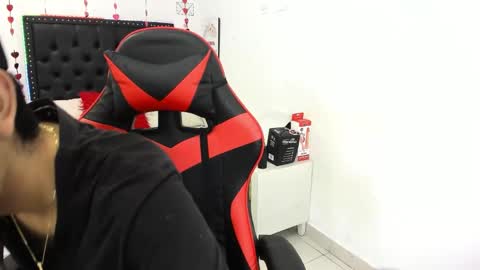 Julian online show from February 21, 10:22 pm