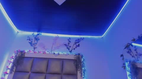 juliana_js_ online show from March 31, 8:37 am