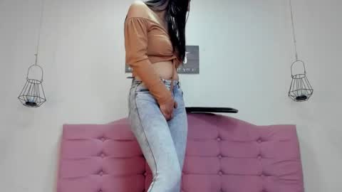 Juliana online show from December 18, 4:13 pm