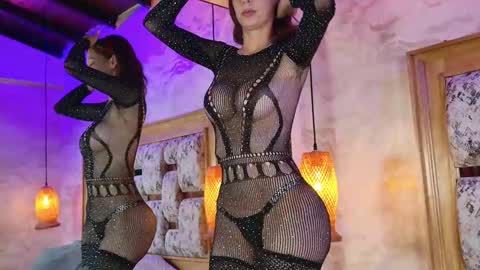 juliana_mendez25 online show from September 9, 7:13 pm