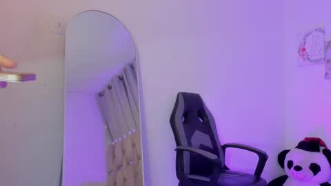 Snapshot of julianacarter chatting on December 16, 8:58 pm JulianaCarter online show from December 16, 8:58 pm