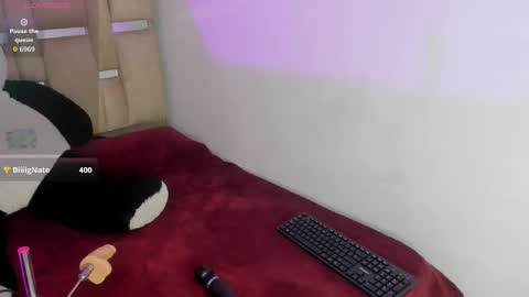 Snapshot of julianacarter chatting on December 18, 8:26 pm JulianaCarter online show from December 18, 8:26 pm