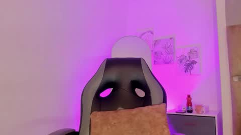 Snapshot of julianacarter chatting on January 17, 7:39 pm JulianaCarter online show from January 17, 7:39 pm