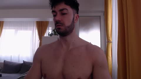 JulianRoyce online show from March 26, 6:19 am