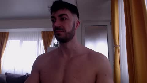 JulianRoyce online show from March 31, 9:32 am