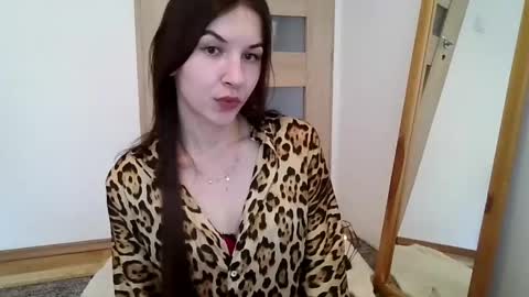 Julia online show from May 18, 1:06 pm