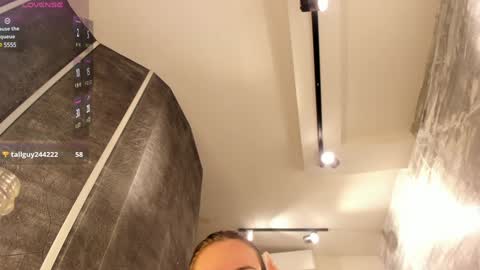 Snapshot of juliasprouse_ chatting on January 14, 4:25 am Julias online show from January 14, 4:25 am