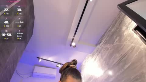 Snapshot of juliasprouse_ chatting on February 27, 4:31 am Julias online show from February 27, 4:31 am