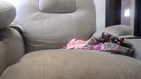 Snapshot of julie_bunny chatting on March 10, 11:15 am Julie bunny online show from March 10, 11:15 am