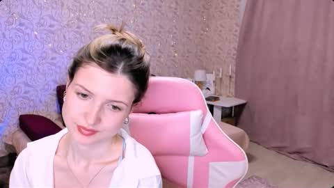 Snapshot of julie_flores chatting on February 23, 3:29 pm Julie online show from February 23, 3:29 pm