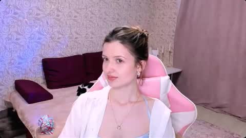 Snapshot of julie_flores chatting on February 23, 6:34 pm Julie online show from February 23, 6:34 pm