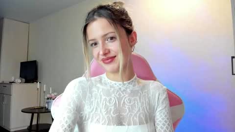 Julie online show from October 3, 4:04 pm