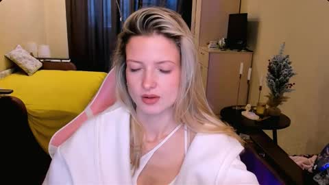 Julie online show from December 21, 8:43 am