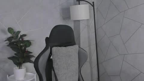 Snapshot of julie_lucasss chatting on May 19, 1:56 am Julie Lucasss online show from May 19, 1:56 am