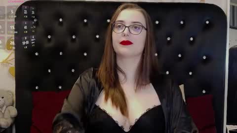 Julia online show from May 5, 5:04 am