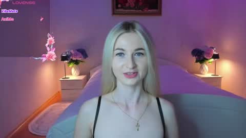 julieblazex online show from June 10, 8:30 pm