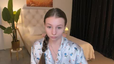 juliedaniel online show from March 31, 8:15 am