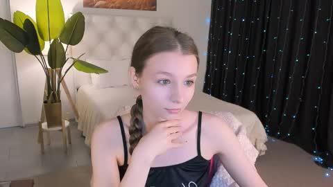 juliedaniel online show from April 28, 4:17 am