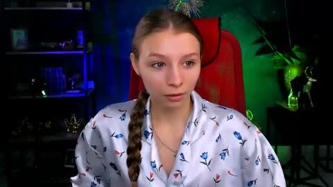 juliedaniel online show from April 30, 4:19 am