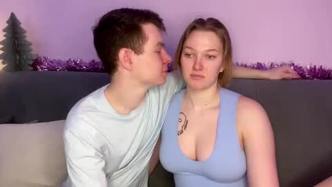 Julie and Thomas online show from December 21, 8:10 am